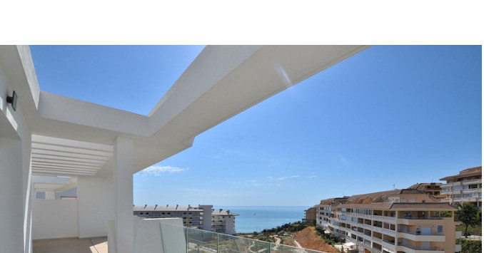 Terraza de ático Higuerón con vistas al mar